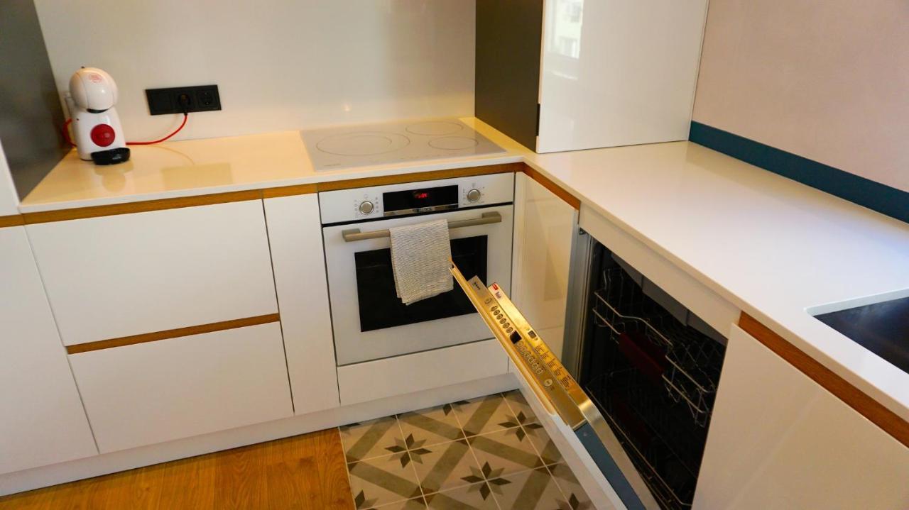 Апартамент Жасмин С Частен Гараж - Jasmin Apartment With Private Garage Varna Buitenkant foto